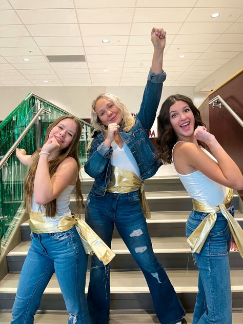 #threepersoncostume #twinday #highschoolspiritday Triplet Day Spirit Week, Mamma Mia Costume, Three Person Costumes, Two Person Costumes, Spirit Day Ideas, School Spirit Days, Trio Costumes, Twin Day, School Halloween