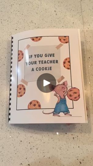 "IF YOU GIVE YOUR TEACHER A COOKIE"🍪📚 Gift Book | 🎁This is the sweetest, most thoughtful teacher appreciation gift I have ever received.💖 | By AithoughyFacebook Book Gifts Diy, Creative Teachers Gifts, Teacher Problems, Educator Gifts, Cookie Gift, Teacher Books, School Teacher Gifts, Branch Decor, Christmas Bedroom