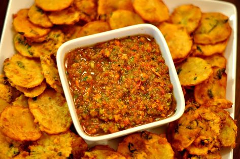 Spice Infused: Maru Bhajiya Ramadan Savouries, Kenyan Recipes, Kenya Food, Scottish Oat Cakes, Indian Starters, Spicy Treats, Veg Appetizers, Kenyan Food, Cauliflowers