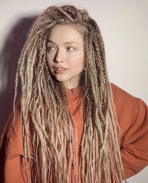 Viking Dreadlocks Women, Braids And Dreads Mixed, Dreads Styles For Women White, Viking Dreads Women, Synthetic Dreads Hairstyles, Colored Dreads, Dread Hair Extensions, Dreadlocks Girl, Dreads Girl