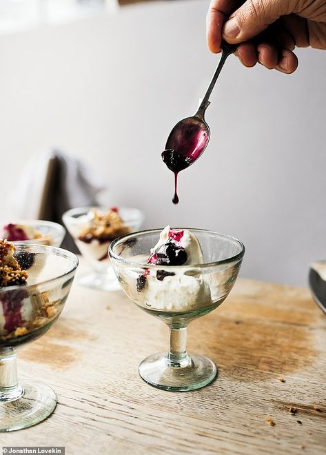 Ottolenghi's simply sweet: Sweet and salty cheesecake with cherries Salty Cheesecake, Otto Lenghi, Cherry Crumble, Ottolenghi Recipes, Dinner Party Desserts, Desserts With Biscuits, Yotam Ottolenghi, Party Food And Drinks, Party Desserts