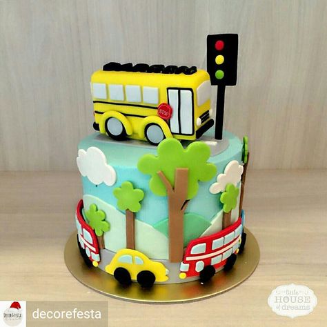 Vehicles Cake, School Bus Cake, Cake Transport, Bus Cake, Cake For Kids, Cake Designs For Kids, 3rd Birthday Cakes, 2 Birthday Cake, 1st Birthday Cakes