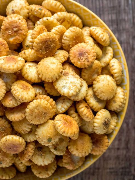 Oyster Cracker Recipes, Oyster Cracker, Oyster Crackers Recipe, Ranch Oyster Crackers, Dried Chives, Seasoned Crackers, Mustard Powder, Oyster Crackers, Snack Mix Recipes