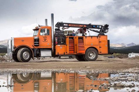 Peterbilt Peterbilt Service Truck, Ford Service Truck, Service Truck Organization, Mechanics Service Truck, Welding Trailer, Welding Trucks, Truck Organization, Mobile Welding, Truck Mechanic