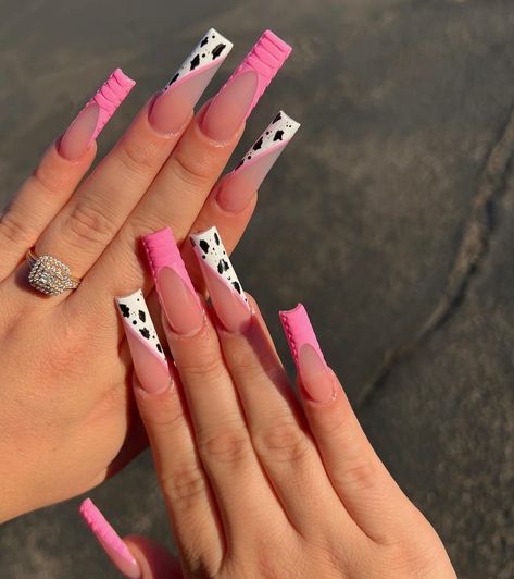 Cow Print Nails Coffin, Acrylic Nail Designs Black Women, Karol G Nails Design, Unique Acrylic Nails Creative, Cute Freestyle Nails, Cowboy Nails, Long Acrylic Nail Designs, Colored Acrylic Nails, White Acrylic Nails