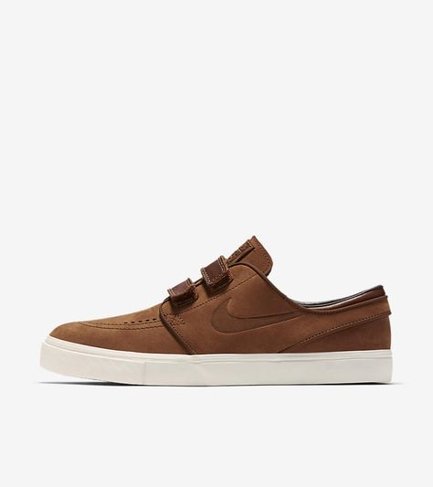 Nike Lifestyle Shoes, Slip On Outfit, Nike Sb Janoski, Nike Sb Zoom Stefan Janoski, Masc Fashion, Shoes Office, Men Adidas, Nike Sb Zoom, Mens Footwear