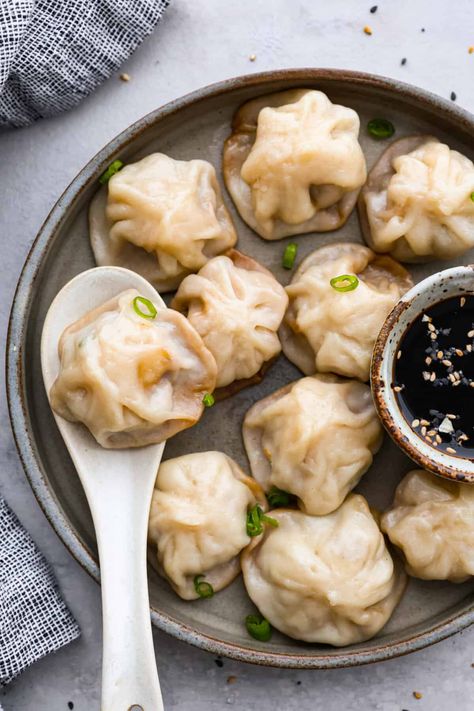 Homemade Dumplings Recipe, Xiao Long Bao, Soup Dumplings, Frozen Dumplings, Dumpling Filling, Pork Dumpling, Homemade Dumplings, Chinese Dumplings, Dumpling Wrappers