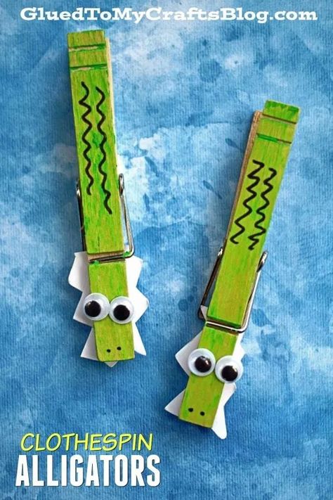 Clothespin Alligator Friend - Kid Craft - Glued To My Crafts Clothespin Animal Crafts, Clothespin Alligator, Alligator Puppet, Alligator Crafts, Crocodile Craft, Alligators Art, Puppet Craft, Friend Crafts, Finger Plays