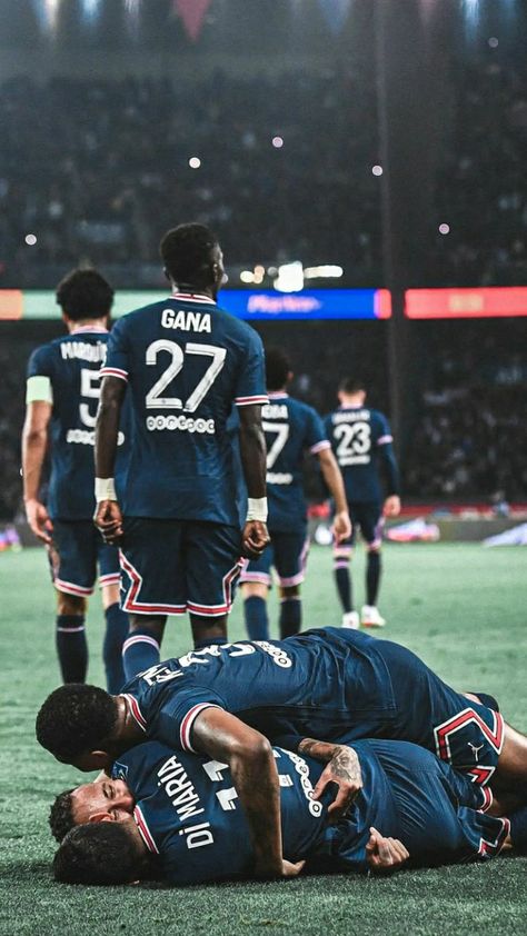 Psg Team Wallpaper, Paris Football Team, Psg Team, Psg Players, Paris Football, Football Players Photos, Just Magic, Football Players Images, Team Wallpaper