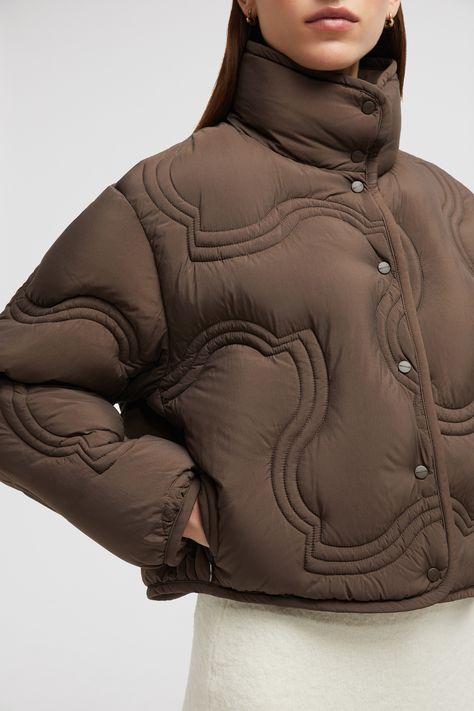 A visually striking design, the Beryl down jacket's geometric pattern is reminiscent of the curves of the brand's logo. The short puffer is crafted from nylon with an ultra-soft finish and paired with lightweight lining. Featured in an oversized silhouette, the versatile warmer adds a finishing touch to a range of looks. Short Puffer Outfit, Designer Puffer Jacket, Cool Outerwear, Puffer Pattern, Puffer Fashion, Women Puffer Jacket, Puffer Hoodie, Moncler Jacket Women, Puffer Outfit