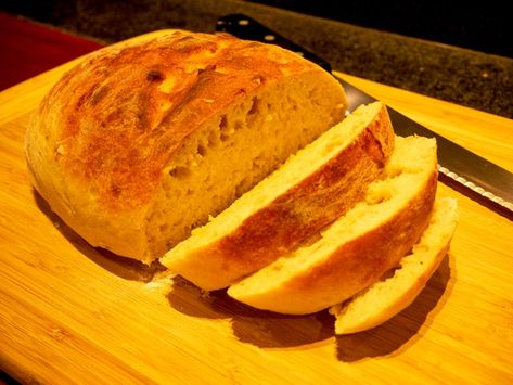 Easy Oil Free Bread (4 Ingredients) Oil Free Bread, 4 Ingredient Bread, Oil Free Recipes, Home Made Bread, Daniel Fast Recipes, Vegan Bread, Just Eat It, Yeast Bread, 4 Ingredient