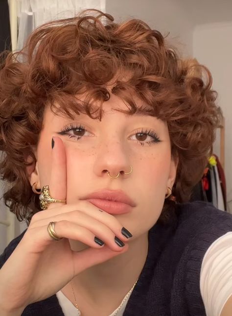 Curly Ginger Hair, Dyed Curly Hair, Short Curly Haircuts, Haircuts For Curly Hair, Curly Hair Inspiration, Hair Stylist Life, Mullet Hairstyle, Short Hair Haircuts, Cut My Hair