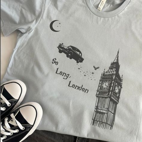 New Drop! This Taylor Swift x Harry Potter mashup is adorable! I can’t get enough of it ✨ #harrypotter #taylorswift #bigben #potterhead Little Taylor Swift, Harry Potter Shirt, Core Memory, Memory Maker, Taylor Swift Inspired, Harry Potter Shirts, Love For Music, Concert Fits, Taylor Swift (lyrics)