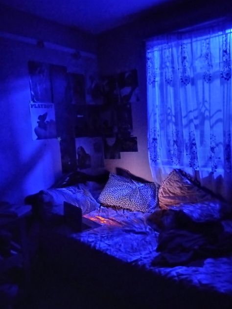 Royal Blue Room Aesthetic, Blue Room Aesthetic, Ocean Decor Bedroom, Black Room Aesthetic, Girls Blue Bedroom, Ocean Bedroom, Y2k Bedroom, Dark Blue Bedrooms, Y2k Room