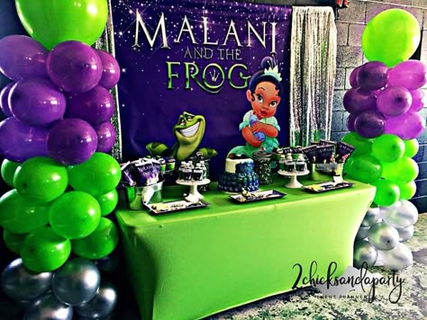 Princess and the Frog Baby Shower Dessert table and decor Baby Shower Decoracion, Princess Tiana Birthday Party, Tiana Birthday Party, Frog Baby Showers, Frog Birthday Party, Ideas For Baby Shower, Girl Shower Themes, Baby Shower Party Themes, Disney Desserts