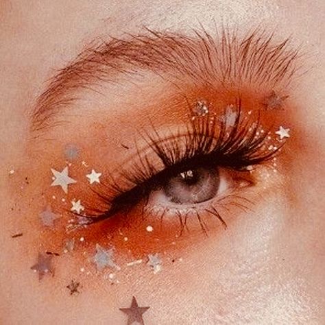 Orange Mermaid Aesthetic, Orange Makeup Looks, Sun And Moon Costume, Disco Makeup, Pantone 2024, Fantasy Make-up, Orange Eye Makeup, Looks Hippie, Color Durazno