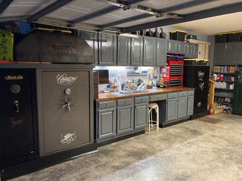 Plumbing Parts Storage, Garage Shop Layout Design, Garage Workshop Organization Layout, Diy Gunsmithing Bench, Garage Shop Ideas Design, Garage Hunting Storage, Hunting Garage Ideas, Hunting Garage Storage, Garage Bench Ideas