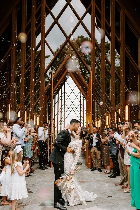 Boho wedding exit ideas Lana Baughman photography elopement photographer bubble send off Kansas City long sleeve wedding dress Confetti Wedding Exit, Wedding Exit Ideas, Wedding Walk, Wedding Exit, Wedding Send Off, Wedding Bubbles, Wedding Exits, All White Wedding, Future Wedding Plans