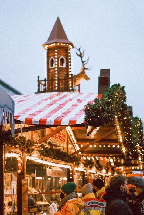 Christmas Aesthetic Decoration, Aesthetic Decoration Ideas, Berlin Christmas Market, Berlin Winter, Berlin Christmas, Aesthetic Decoration, Mistletoe Christmas, Berlin Travel, German Christmas Markets