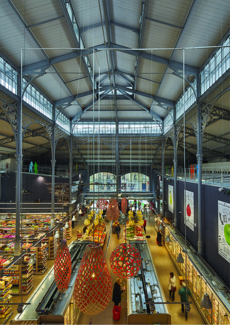 Secrétan Covered Market / Architecture Patrick Mauger Market Architecture, Green Roof Building, Renovation Architecture, Traditional Market, Public Market, Adaptive Reuse, Shopping Malls, Green Roof, Urban Planning