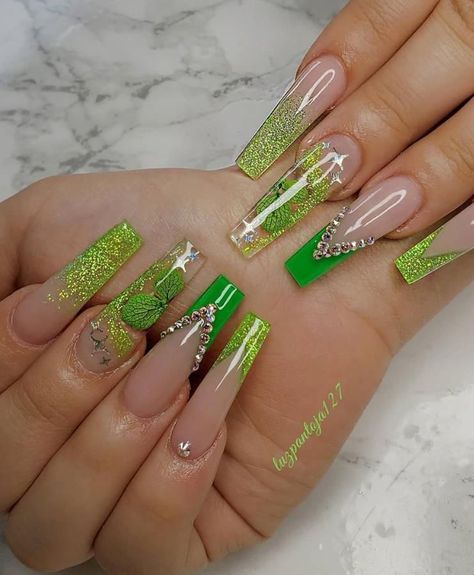 Green Acrylic Nails, Natural Nail Art, Shape Nails, Green Nail Art, Green Nail Designs, Green Nail, Vibrant Nails, Simple Acrylic Nails, Coffin Shape