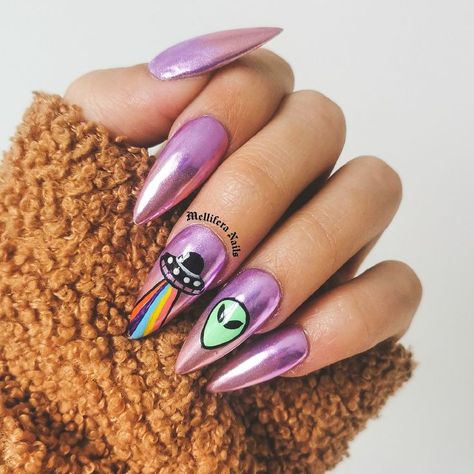 Neon Alien Nails, Pink Alien Nails, Alien Chrome Nails, Pride Chrome Nails, Ufo Nail Art, Alien Acrylic Nails, Lost Lands Nails, Intergalactic Nails, Themed Nails Designs