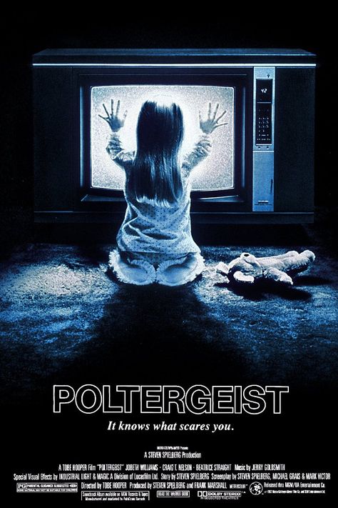 Poltergeist Movie, Poltergeist 1982, Classic Horror Movies Posters, 80s Horror, Halloween Flyer, Film Horror, Image Film, Best Horror Movies, Movie Poster Wall