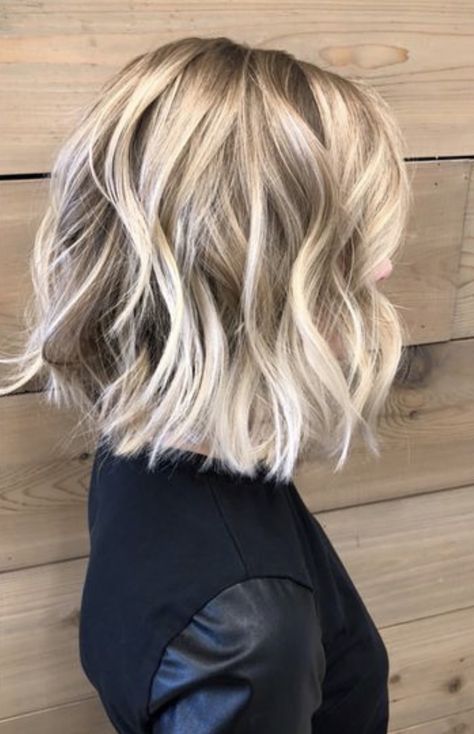 Heavy Highlight Balayage, Modern Gray Hair Styles, Lob Haircut Blonde Balayage, Short Blonde Bob Fine Hair Over 40, Beach Blonde Hair Short, Full Head Blonde Highlights Short Hair, Chopped Bob Haircut 2023, Mom Cut With Bangs, Short Blonde Hair With Lowlights