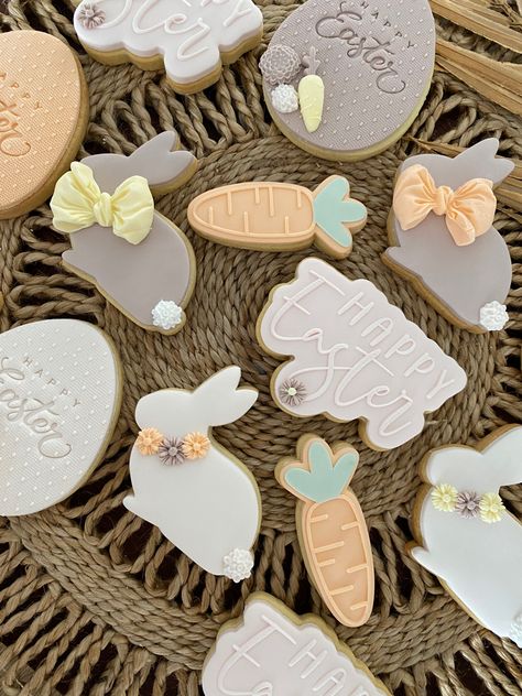 Easter Fondant Cookies, Spring Sugar Cookies, Easter Egg Sugar Cookies, Cake Popsicles, Easter Treat Box, Easter Color, Instagram Cookies, Easter Egg Cookies, Easter Bunny Cookies