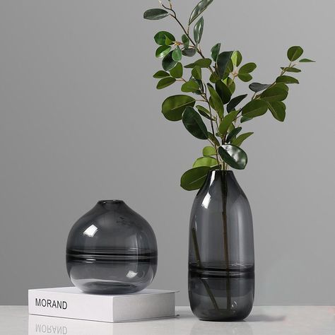 Black Glass Vase, Modern Decorative Objects, Flower Vase Design, Glass Vase Decor, Glass Photography, Pottery Pots, Candles Photography, Bedding Inspiration, Colored Glassware