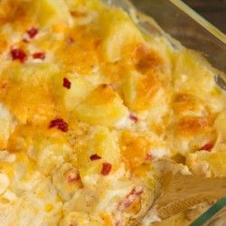 Easy Potato Casserole, Southern Pimento Cheese, Cheese Scalloped Potatoes, Cheesy Potatoes Recipe, Potato Chowder, Nice Recipes, Potatoe Casserole Recipes, Cheesy Sauce, Pimento Cheese