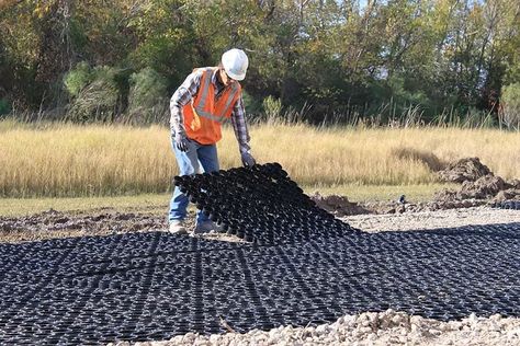 Parking Pad Ideas, Backyard Parking, Parking Lot Design, Permeable Driveway, Interlocking Pavers, Permeable Pavers, Asphalt Road, Driveway Design, Paver Driveway