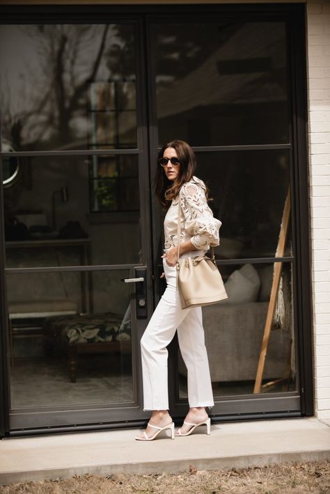 White Denim and Cream Outfit Tan Blazer Outfit, White Denim Outfit, Cream Outfit, Outfits For Spring, Tan Leather Jackets, White Jeans Outfit, Trench Coat Outfit, Timeless Outfits, Denim Outfits