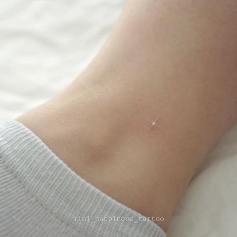 white✨ | Instagram Small White Tattoos, North Star Tattoos, Small Star Tattoos, White Tattoos, Handpoke Tattoo, Small Pretty Tattoos, Petite Tattoos, Cute Little Tattoos, Star Tattoo