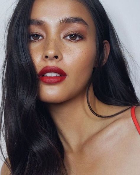 Highlight Makeup, Best Red Lipstick, Ideas De Maquillaje Natural, Bronze Makeup, Red Lip Makeup, Liza Soberano, Red Highlights, Trendy Makeup, Christmas Makeup