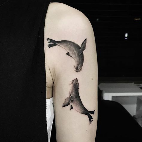 Tattoos Ideas For Women, Seal Tattoo, Survivor Tattoo, Bestie Tattoo, Cute Seals, Ocean Tattoos, Life Crisis, Family Tattoos, Tat Ideas