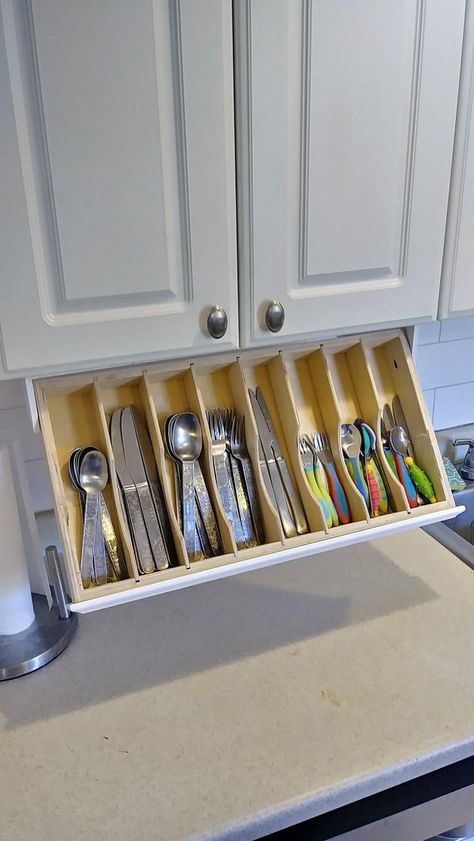 Organiser Cucina, Under Cabinet Storage, Flatware Organizer, Crate Ideas, Milk Crate, Kitchen Organization Diy, Kitchen Drawer Organization, Diy Storage Cabinets, Diy Kitchen Storage