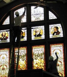 How to Remove Stained Glass Paint From Windows. I'll be glad I pinned this when we remodel the laundry room this fall! Remove Paint From Glass, Stained Glass Paint, Sparkle Floor, Glass Cooktop, Diy Stained Glass Window, Deep Cleaning Tips, Diy Staining, Glass Paint, Cleaning Painted Walls