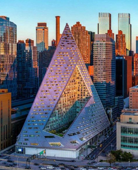 Big Architects, House Architecture Styles, Luxury Exterior, Famous Architecture, Bjarke Ingels, Tall Buildings, Architecture Wallpaper, Parametric Architecture, Architecture Magazines