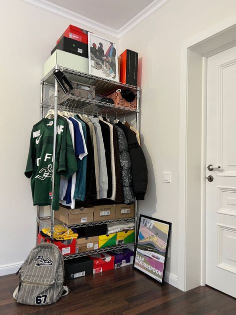 Street Wear Room Aesthetic, Collection Room Ideas, Street Wear Room Ideas, Streetwear Bedroom Ideas, Closet Room Decor, Streetwear Decor, Room Decor Closet, Streetwear Room, Streetwear Closet