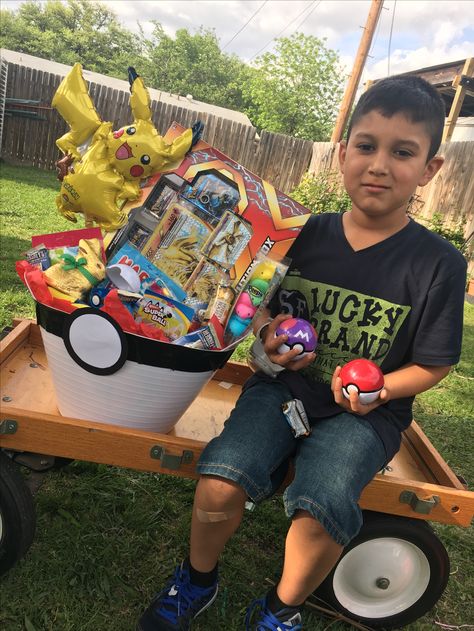 Video Game Easter Basket Ideas, Pokemon Gift Basket Ideas, Pokemon Basket Ideas, Pokemon Birthday Gift Ideas, Pokemon Easter Basket Ideas, Pokemon Gift Basket, Easter Basket Ideas For Boys 5-7, Pokémon Gift Ideas, Pokemon Gifts Kids