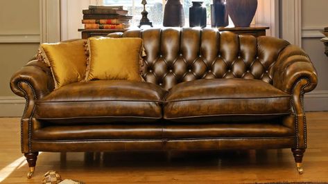 Bradwell leather chesterfield sofa | Chesterfields1780™ | Made in UK Sala Vintage, Chesterfield Furniture, Sofa Chesterfield, Chesterfield Style Sofa, Chesterfield Armchair, Chesterfield Sofas, Leather Chesterfield Sofa, Leather Chesterfield, Sofa Handmade