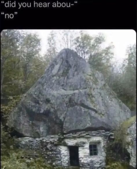 Supraviețuire Camping, Stone Houses, Stone House, A Rock, House In The Woods, In The Woods, Reaction Pictures, Kale, In The Middle