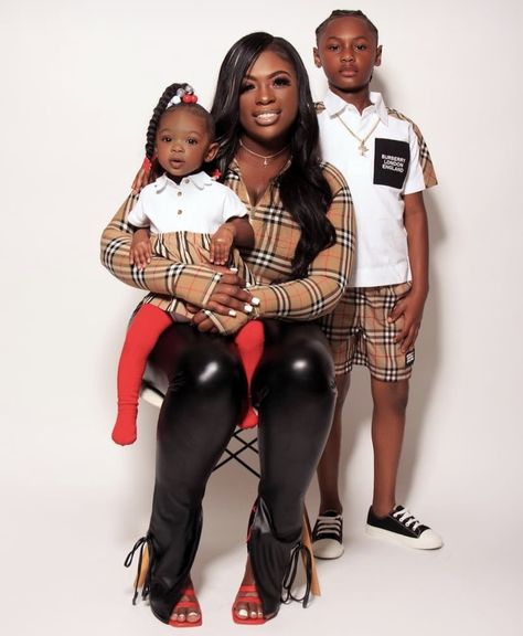 Black Family Photoshoot Single Mom, Family Valentines Day Photoshoot Black, Mommy And Son Valentines Day Photo Shoot, Burberry Family Photo Ideas, Black Mom And Daughter Photoshoot, Family Photo Outfits Black People, Mother Goals, Black Family Photoshoot, Mommy Daughter Photography