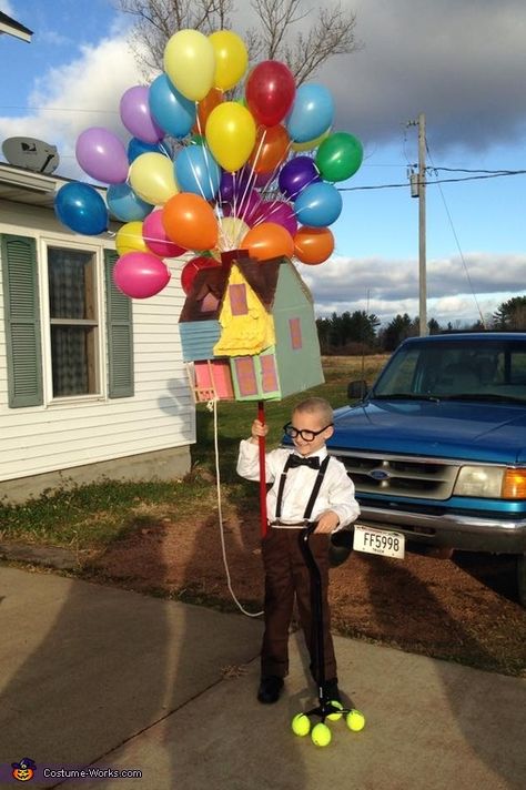 Carl from Up - Halloween Costume Contest via @costume_works Carl From Up Costume, Disfraz Up, Homemade Costumes For Boys, Farm Halloween, Costumes For Boys, Great Costume Ideas, Boys Diy, Up Halloween Costumes, World Book Day Costumes