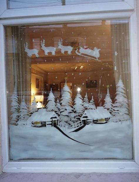 Snow Art Window, Window Snow Art, Christmas Window Painting Diy, Snow Window Art, Winter Window Art, Window Painting Christmas, Window Snow Spray, Snow Window, Winter Window Display