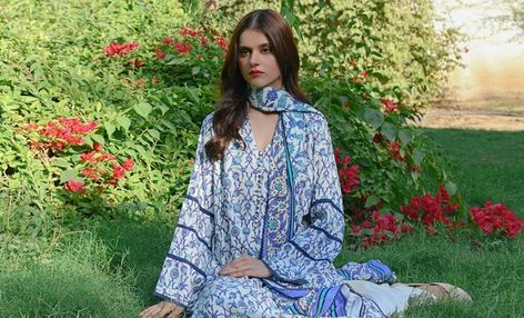 Agha Noor Sale 2023 Winter Collection 50% Off With Price Designer Winter Outfits, Blue Colour Shirt, Agha Noor, Grey Two Piece, Top Clothing Brands, Organza Shirt, Luxury Winter, Pure Chiffon, Unstitched Suits