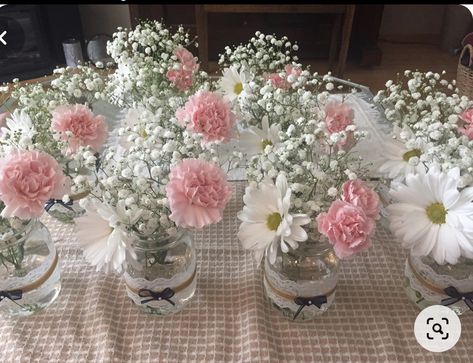 Simple Flower Centerpieces, Pink Flower Centerpieces, Shower Snacks, Bloom Baby, Girl Baby Shower Decorations, Baby Shower Flowers, Shower Centerpieces, Wedding Table Centerpieces, Wedding Florals