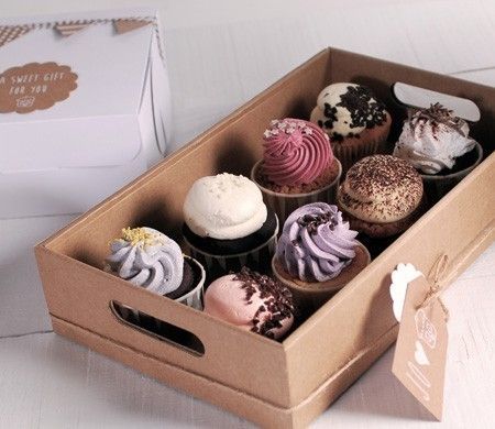 Bandeja de cartón para cupcakes Cupcake Packaging, Torte Cupcake, Creative Cupcakes, Bakery Packaging, Cake Packaging, Cake Business, Cookie Packaging, Bakery Business, Bakery Shop