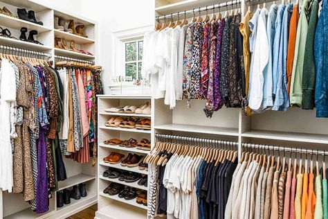 13 Closet Shelving Ideas To Keep Your Clothes Organized Closet Shelving Ideas, Built In Closet, Closet Shelving, Closet Design Layout, Community Housing, Closet Renovation, Shelving Ideas, Bedroom Organization, Paint Color Palettes